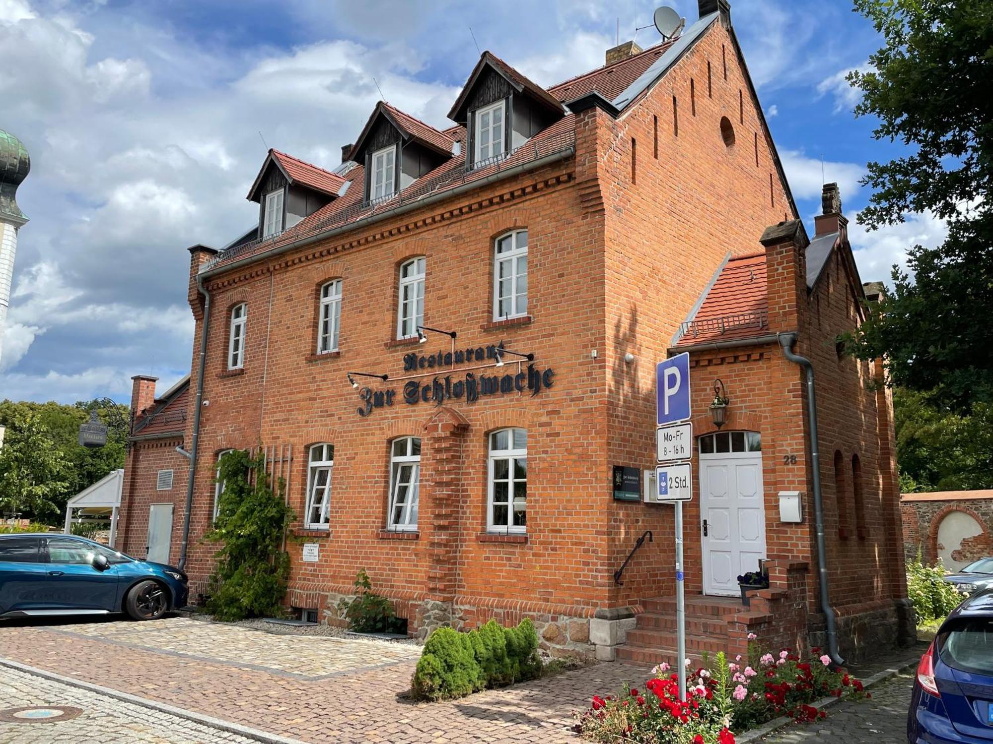 Appartments Zur Schlosswache Delitzsch Bagian luar foto